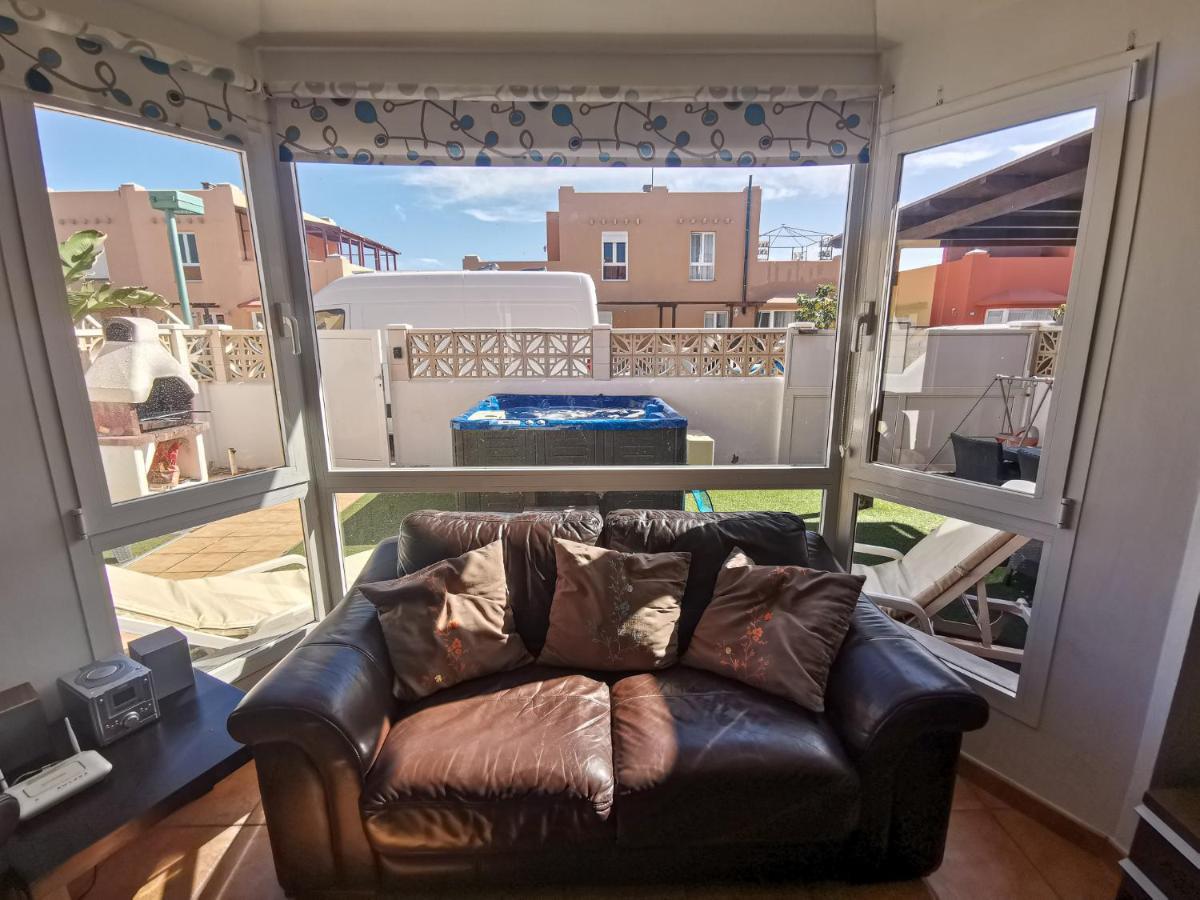 Aeren House Villa ลาโอลีวา ภายนอก รูปภาพ